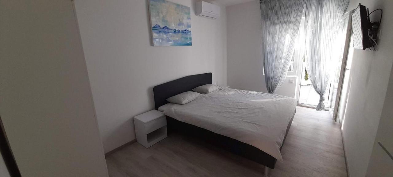 Apartment Rupena Klimno Luaran gambar